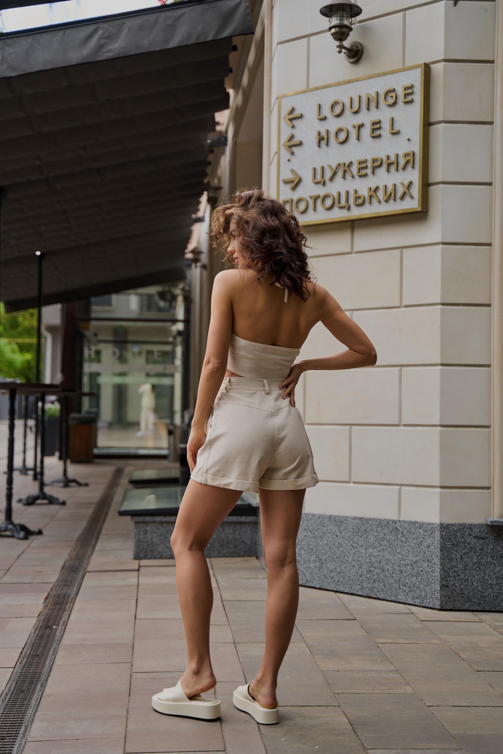 Шорти льон бежевого кольору