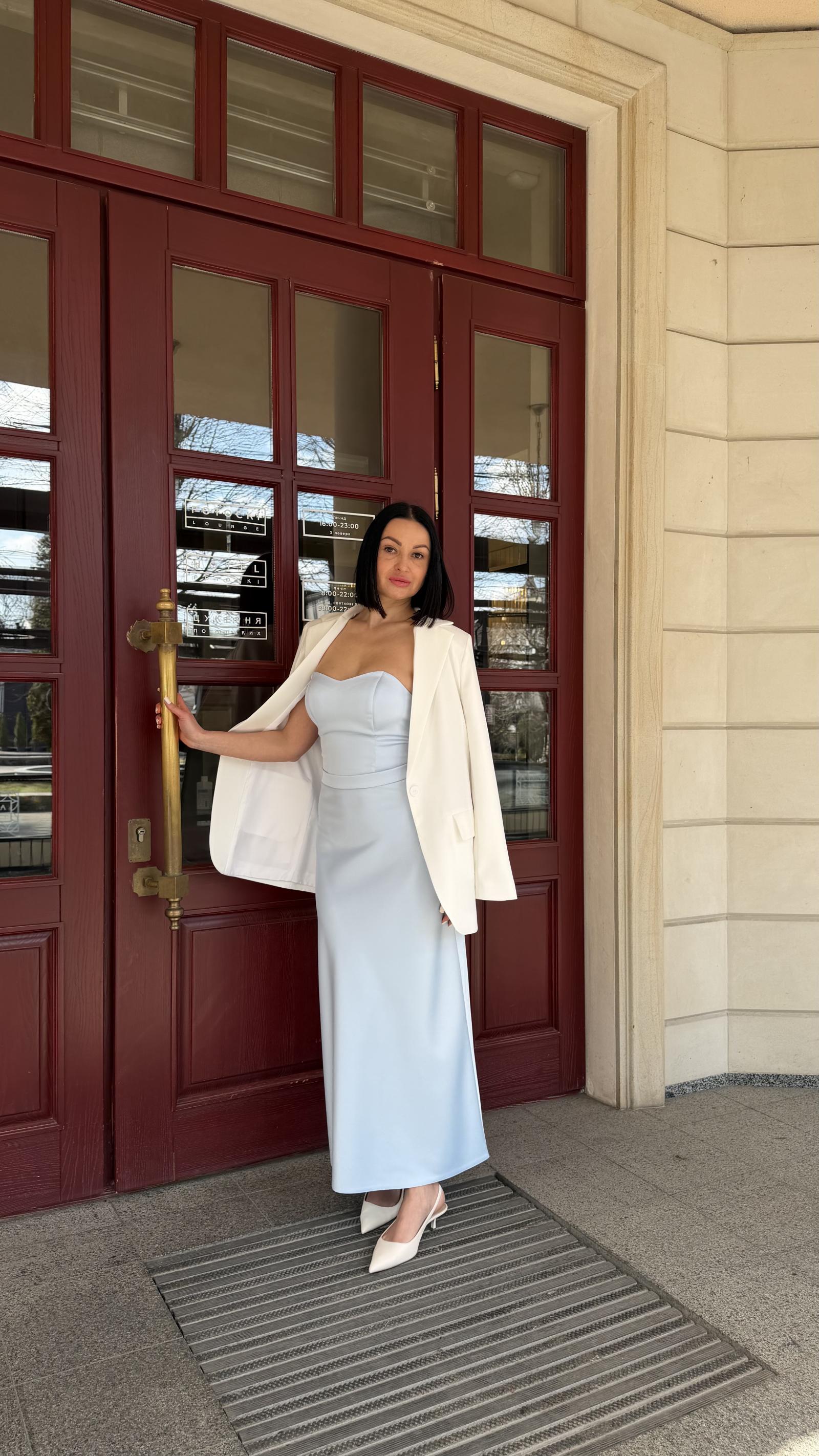 Шовкова спідниця по косій небесного кольору